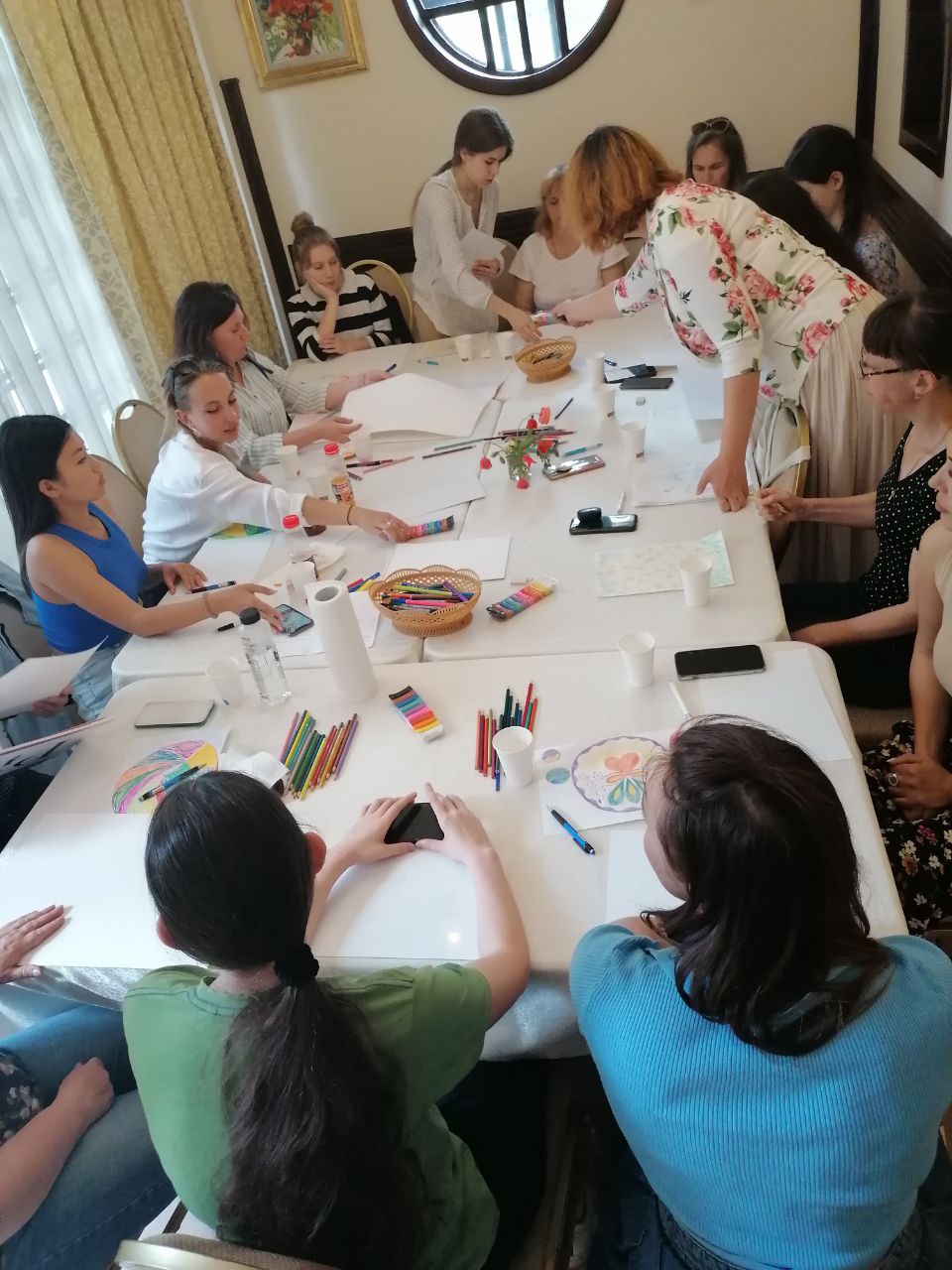 Kunsttherapie-Workshop für ukrainische Geflüchtete.