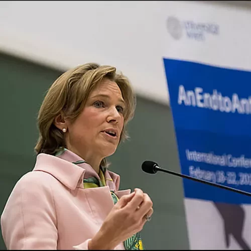 Antisemitismusbeauftragte hält eine Rede