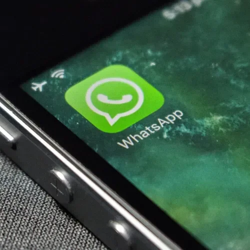 Whatsapp auf einem Handybildschirm