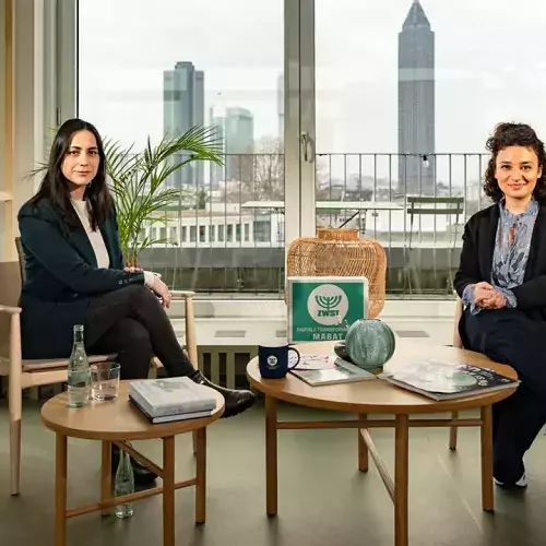 Ira Rosensaft und Laura Cazes im Studio