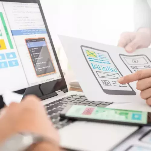 Websites erstellen (WordPress, eigene Programmierung und andere Bausteinlösungen, ab wann was und wie)