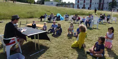 Familien draußen