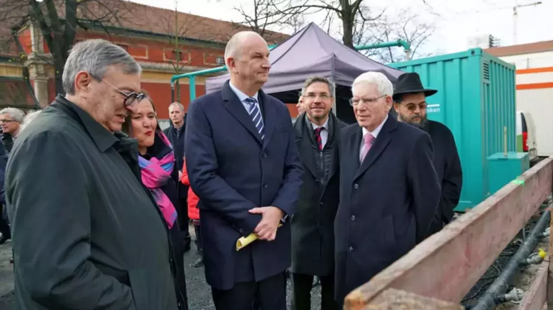 Abraham Lehrer bei der Grundsteinlegung der Synagoge in Potsdam