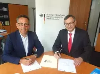 Ebi Lehrer (rechts), Präsident der ZWST mit Johannes-Wilhelm Rörig (UBSKM)